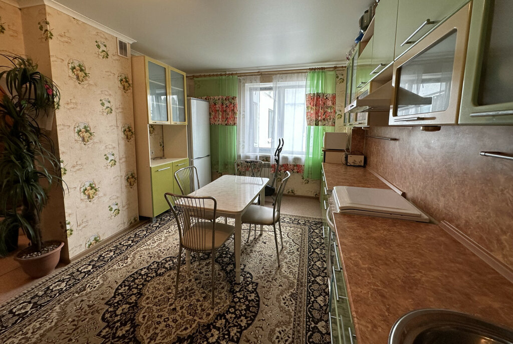 квартира г Саратов улица имени С. Ф. Тархова, 20А фото 4