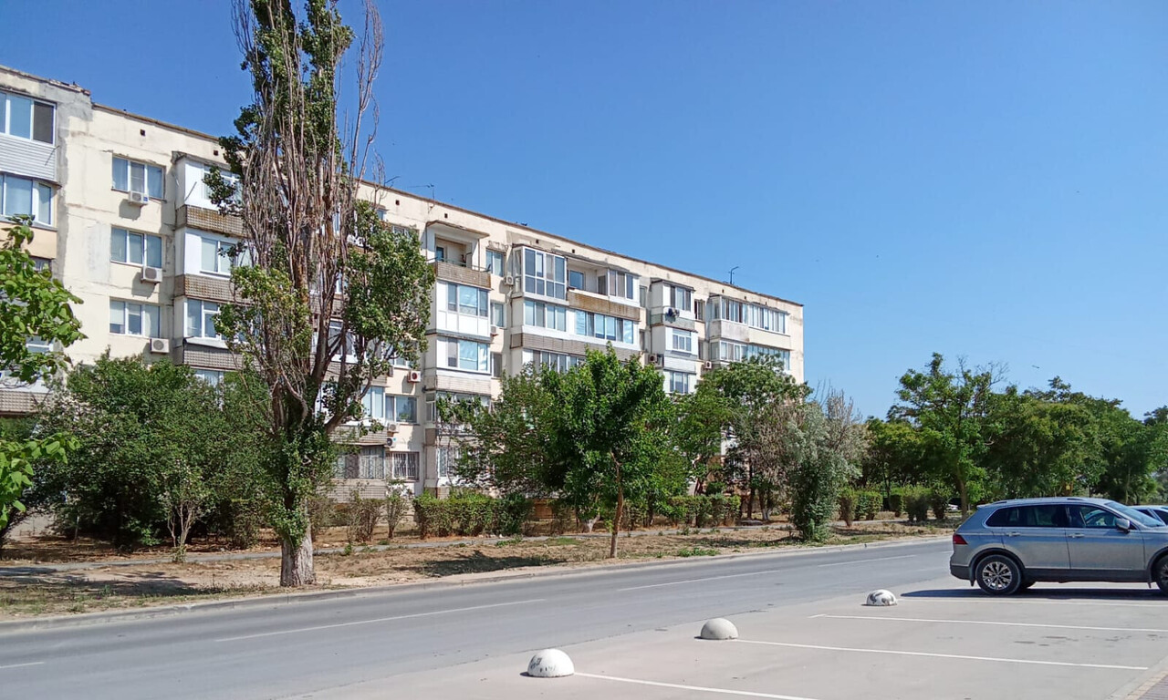 квартира г Евпатория пгт Мирный ул Сырникова 20 фото 2