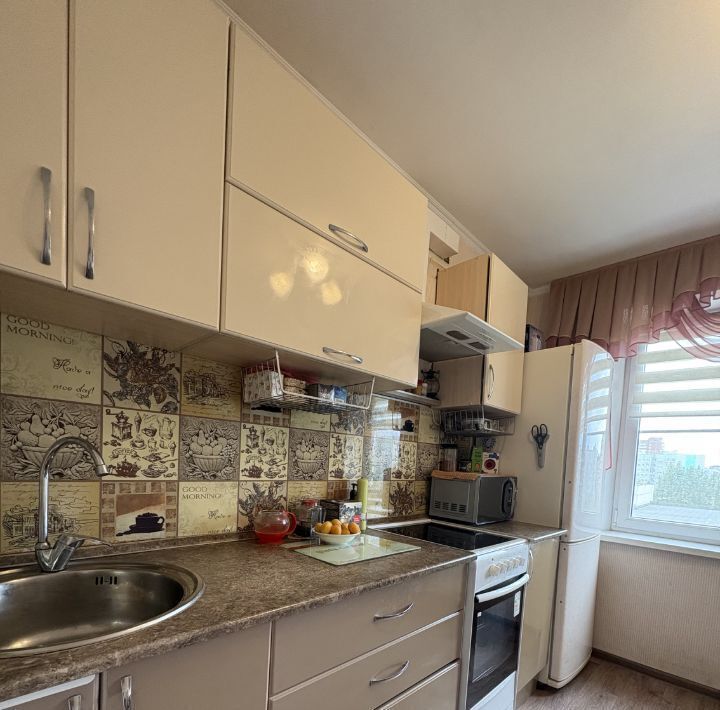 квартира г Тольятти р-н Автозаводский ул Тополиная 10 фото 3