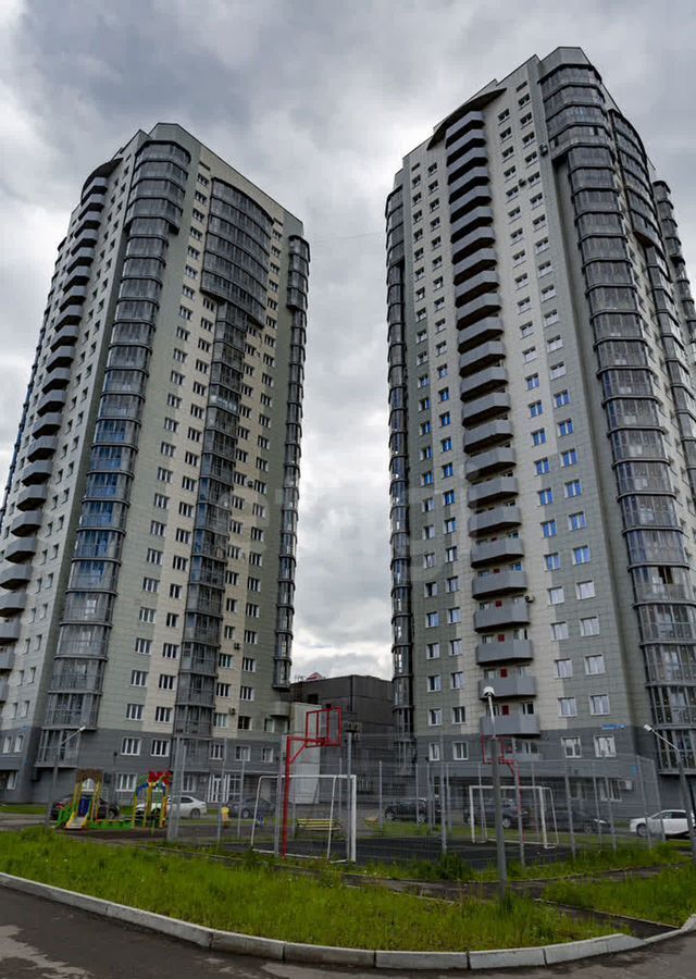 квартира г Новокузнецк р-н Центральный ул Павловского 13б фото 2