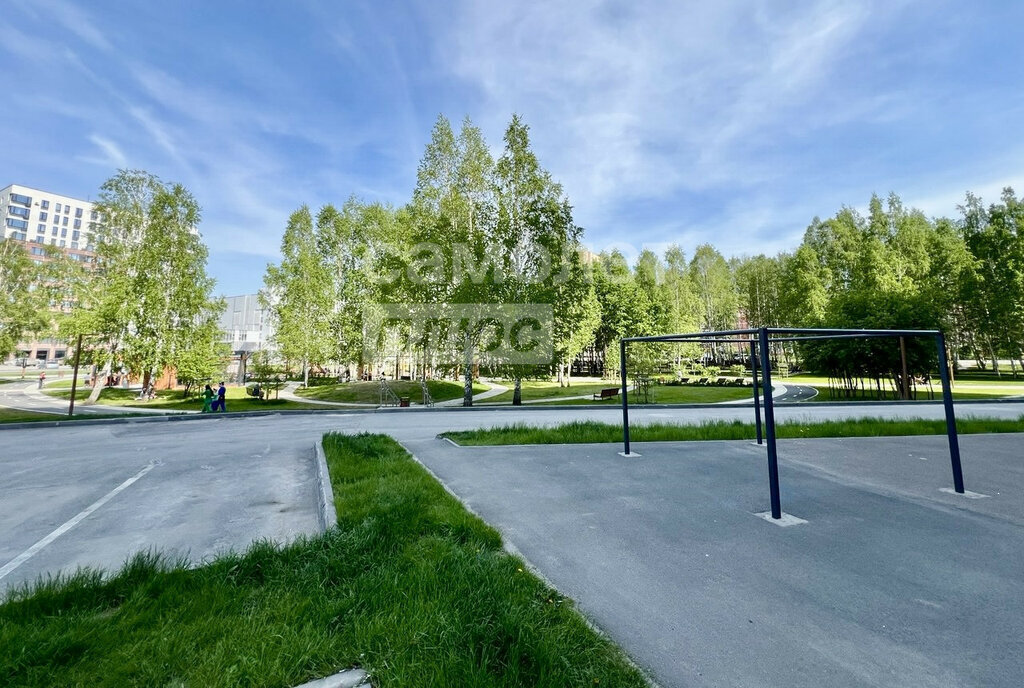 квартира г Тюмень ул Новоселов 107к/2 фото 11