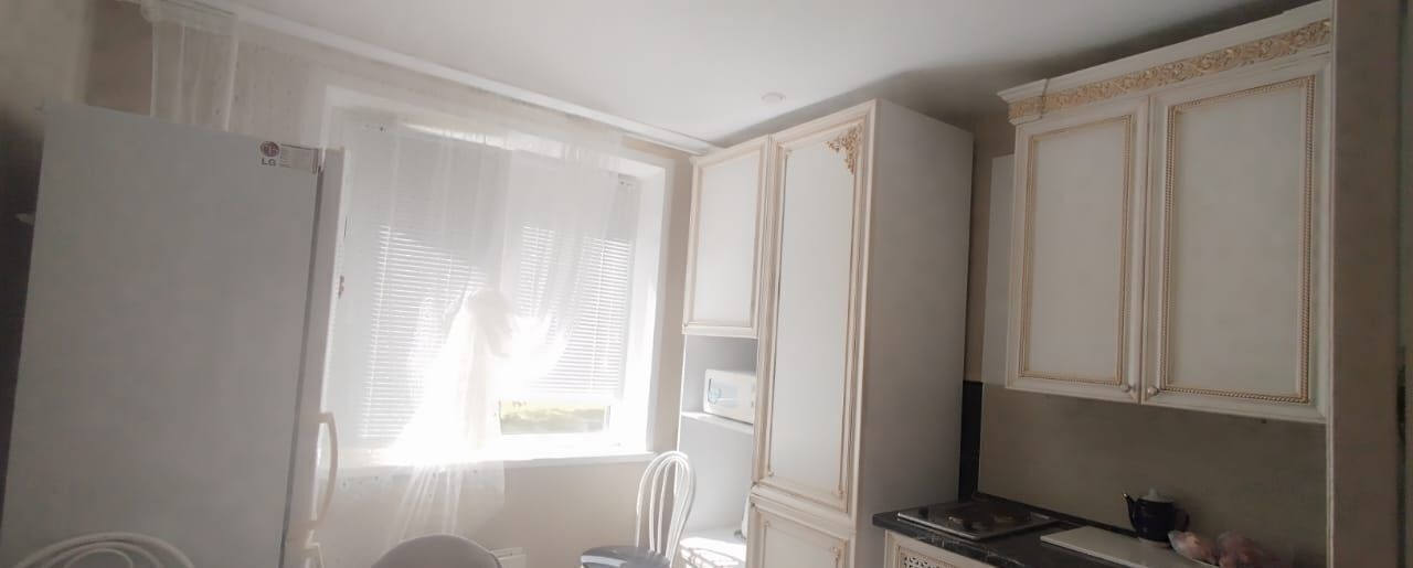 квартира г Тольятти р-н Автозаводский ул Автостроителей 32 фото 2