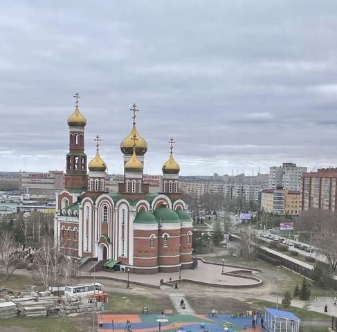 квартира р-н Кировский пр-кт Комарова 14 фото