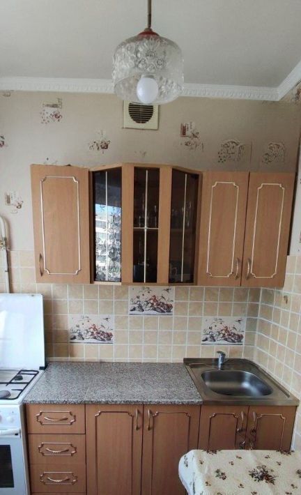 квартира г Омск р-н Кировский Солнечный ул Комкова 3 фото 1