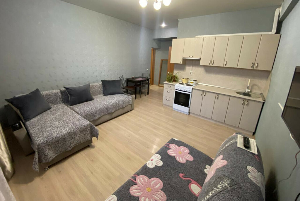 квартира р-н Ейский г Ейск ул Красная 59/7к 3 фото 2