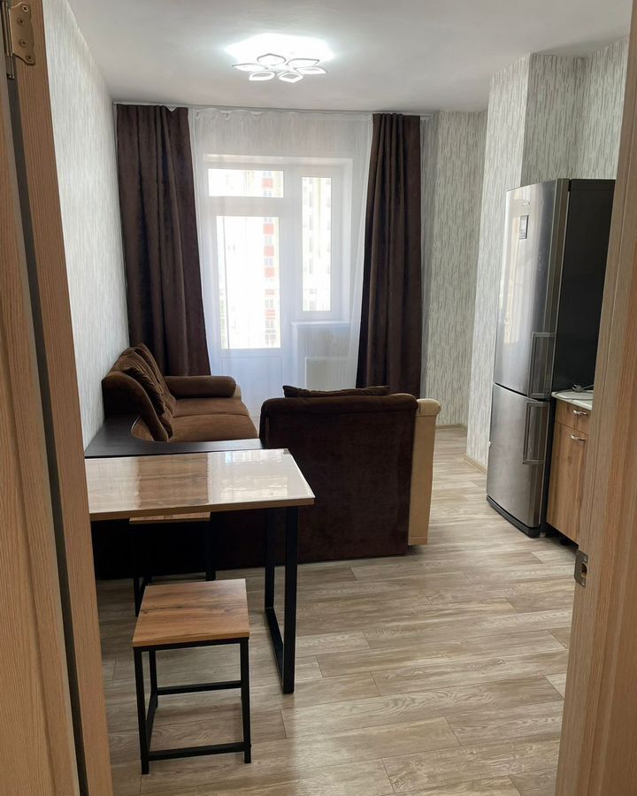 квартира г Красноярск р-н Центральный ул Караульная 39б фото 1