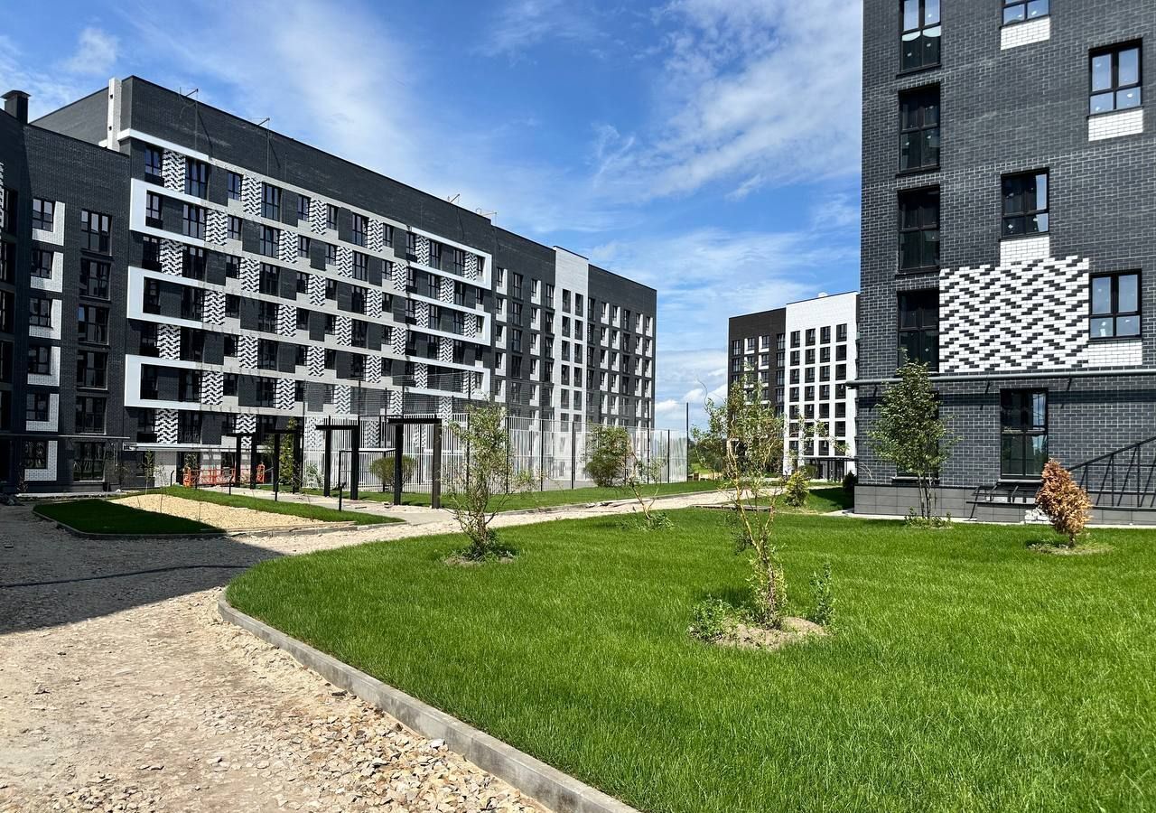 квартира г Брянск рп Радица-Крыловка ЖК «Мегаполис-Парк» 22 пос. Мичуринский фото 3