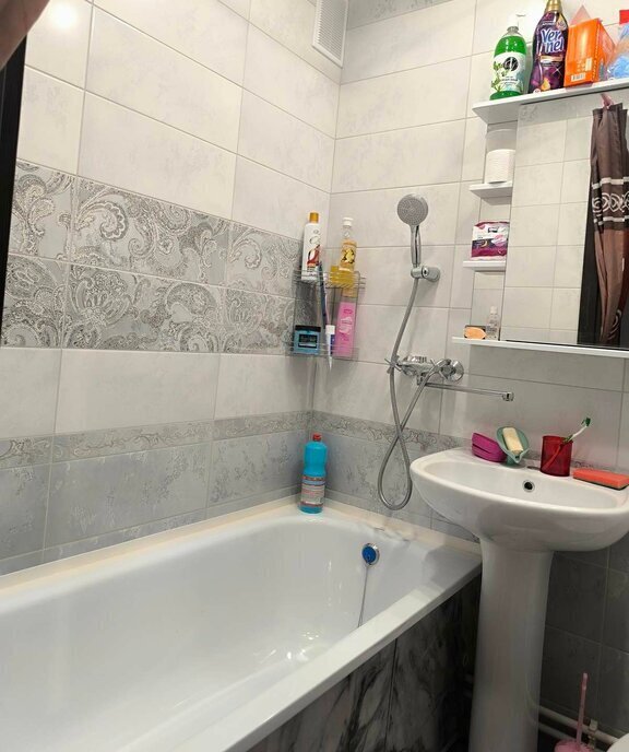 квартира г Волжский 38-й микрорайон улица С. Р. Медведева, 71 фото 8