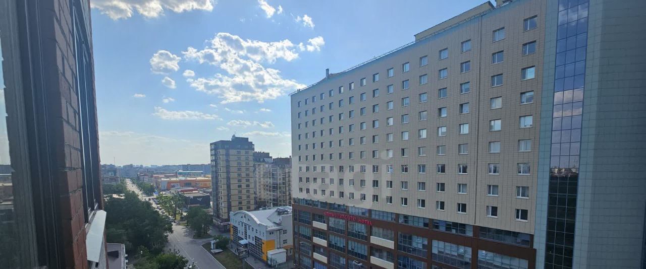 квартира г Тюмень р-н Центральный ул 50 лет Октября 24к/2 фото 3