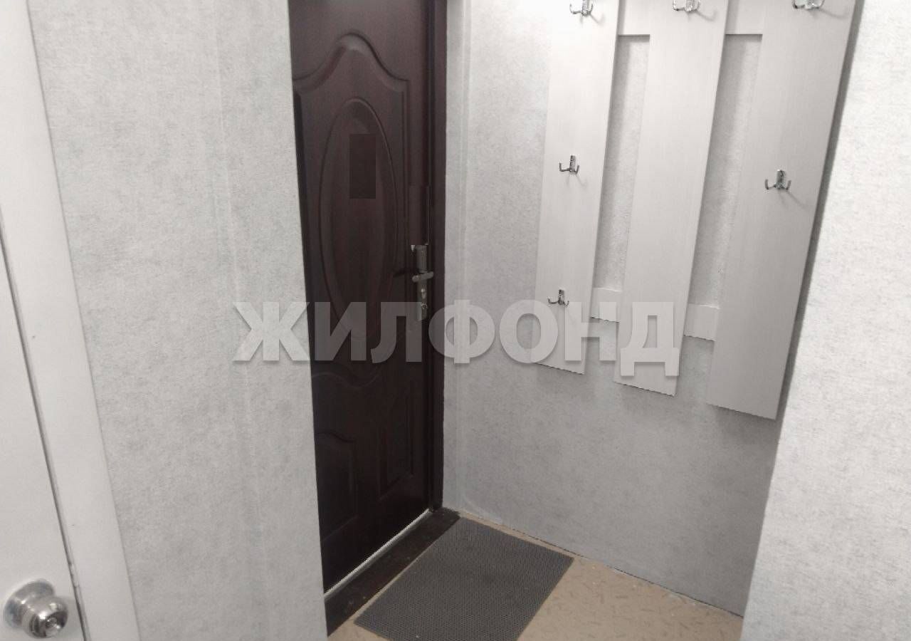 квартира г Барнаул р-н Октябрьский ул Чихачева 17 фото 2