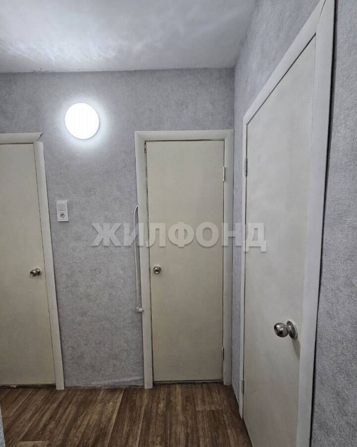 квартира г Барнаул р-н Октябрьский ул Чихачева 17 фото 4