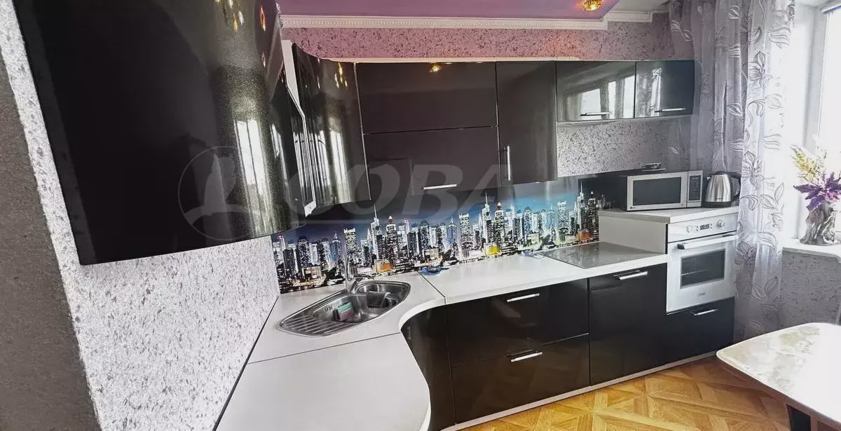 квартира г Тобольск мкр-н 7А, 16В фото 1