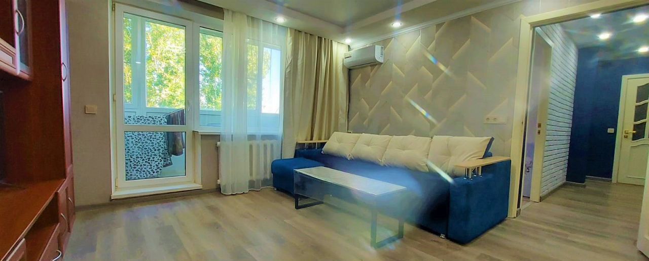 квартира р-н Ейский г Ейск ул Янышева 114/1 фото 1