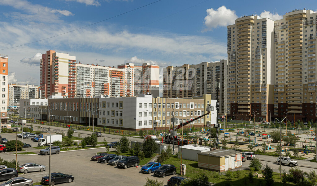 квартира г Челябинск ул Братьев Кашириных 131а фото 16
