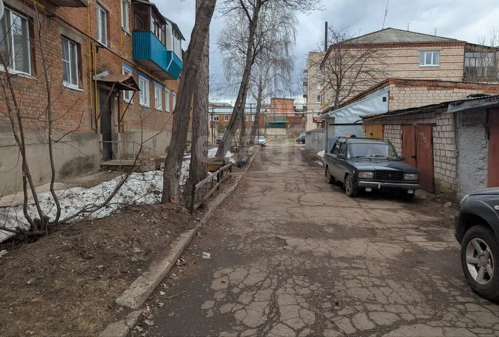 квартира г Сарапул Центральный район ул Первомайская 9 фото 18