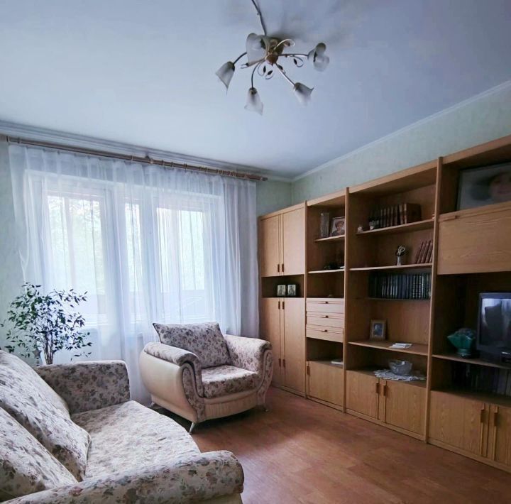 квартира г Волгоград р-н Дзержинский ул 8-й Воздушной Армии 56 фото 4