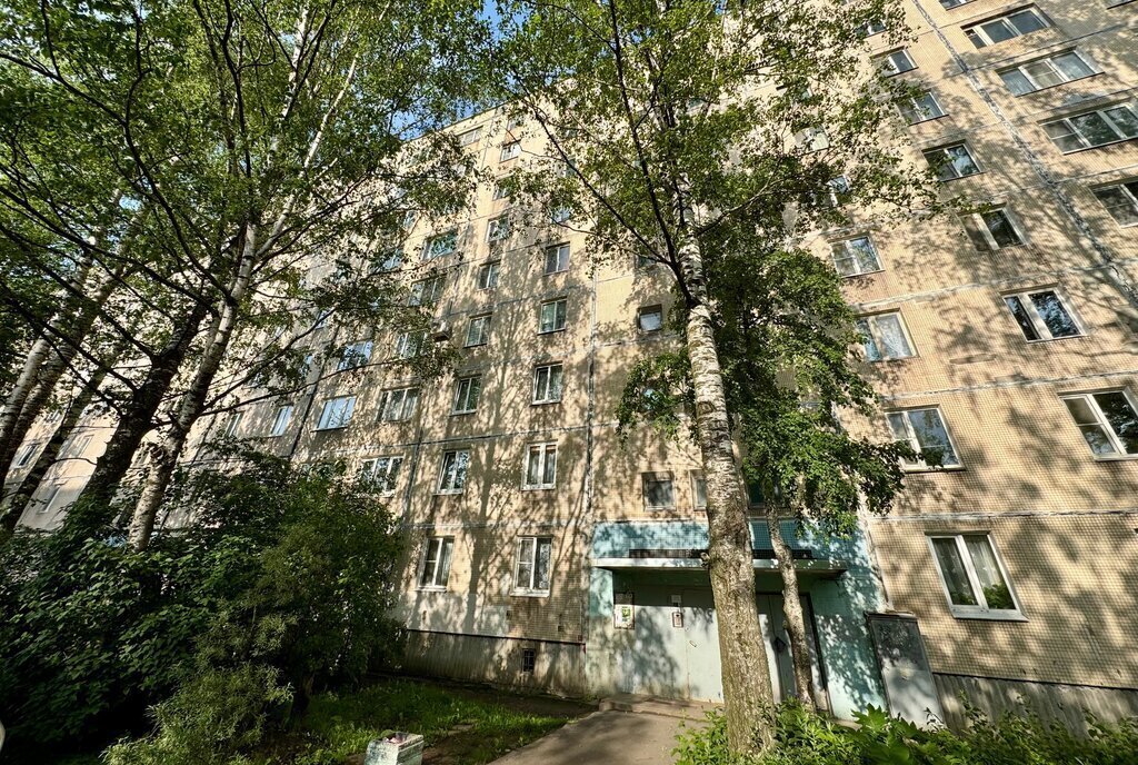 комната г Колпино ул Веры Слуцкой 19 Шушары фото 1