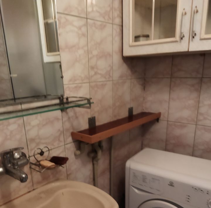 квартира г Саратов р-н Фрунзенский ул Железнодорожная 15/21 фото 3
