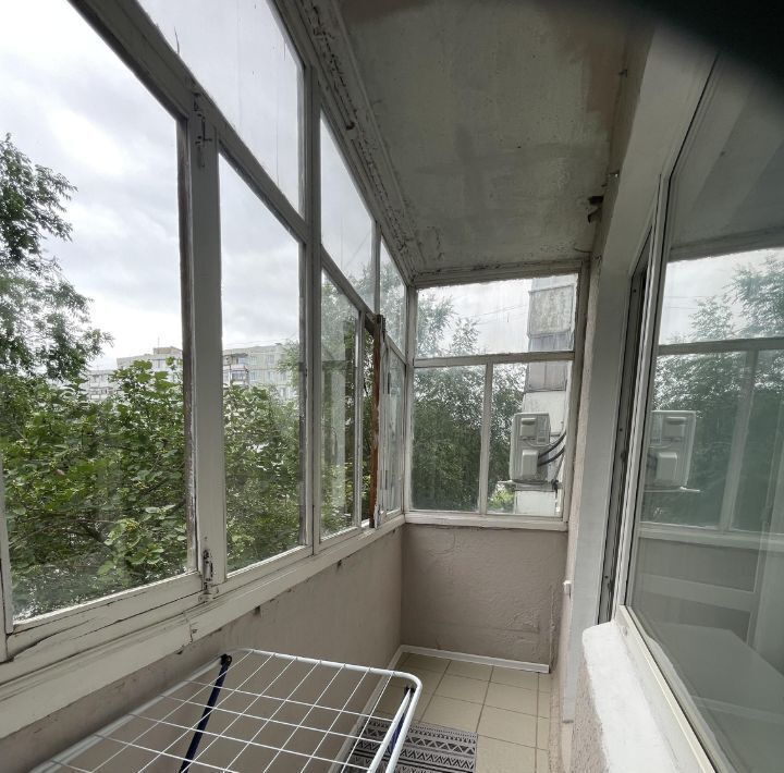 квартира г Омск р-н Кировский ул Дмитриева 2/1 фото 12