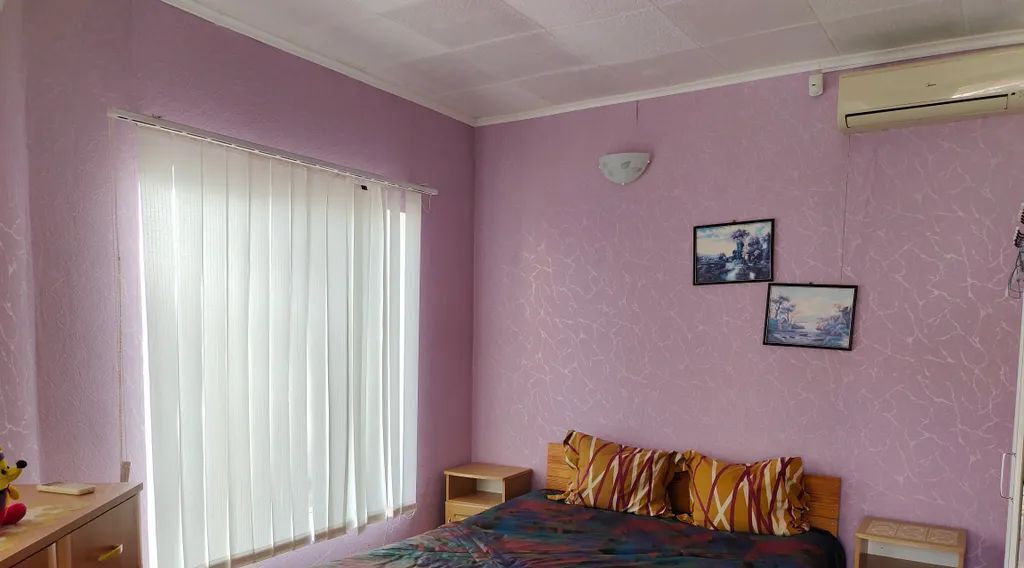 комната г Феодосия пгт Орджоникидзе пер Цветочный 1а фото 1