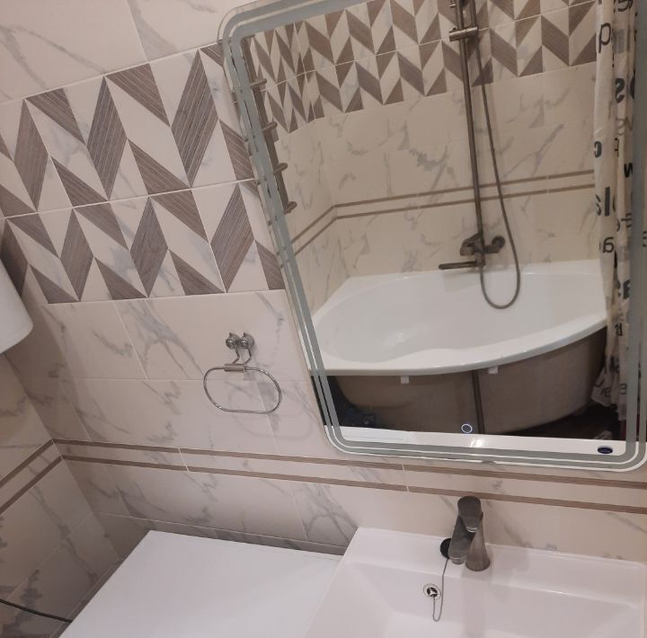 квартира г Саратов р-н Кировский ул им Зарубина В.С. 53/57а фото 5