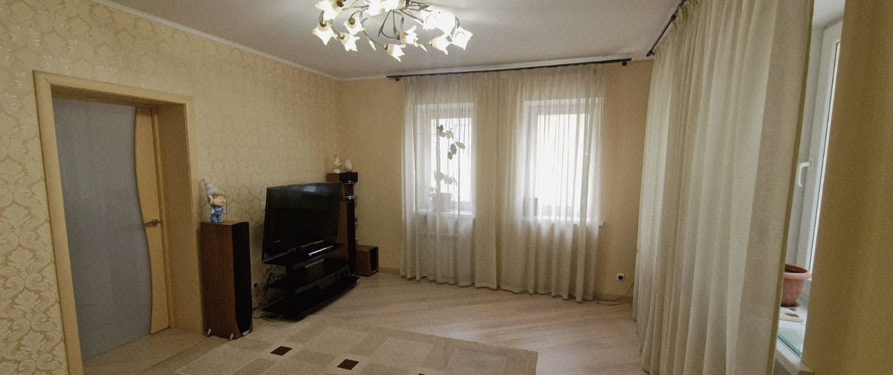квартира г Саратов р-н Волжский ул им Мичурина И.В. 144/148 фото 3
