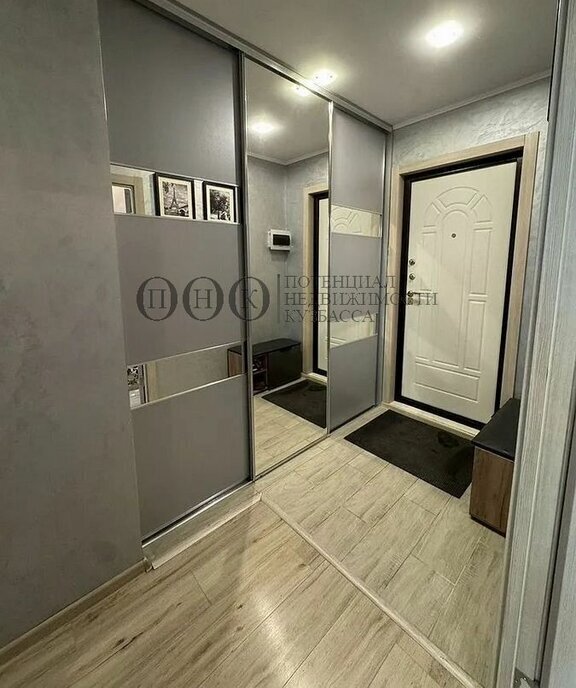 квартира г Кемерово р-н Заводский ул Дружбы 17 фото 2