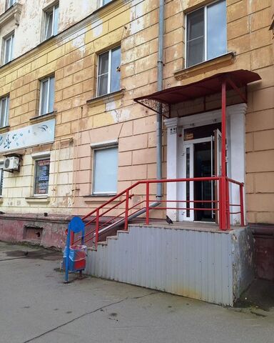 торговое помещение р-н Индустриальный ул Металлургов 13 фото