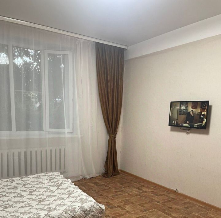 квартира р-н Ейский г Ейск ул Коммунаров 80 фото 3