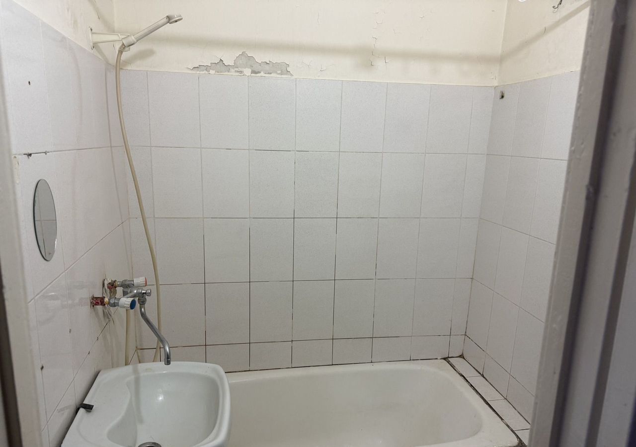 квартира г Тольятти р-н Автозаводский 13 квартал ул Свердлова 5 фото 3