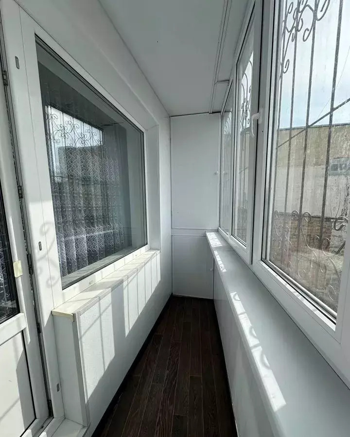квартира г Омск р-н Центральный ул 33-я Северная 122 фото 12