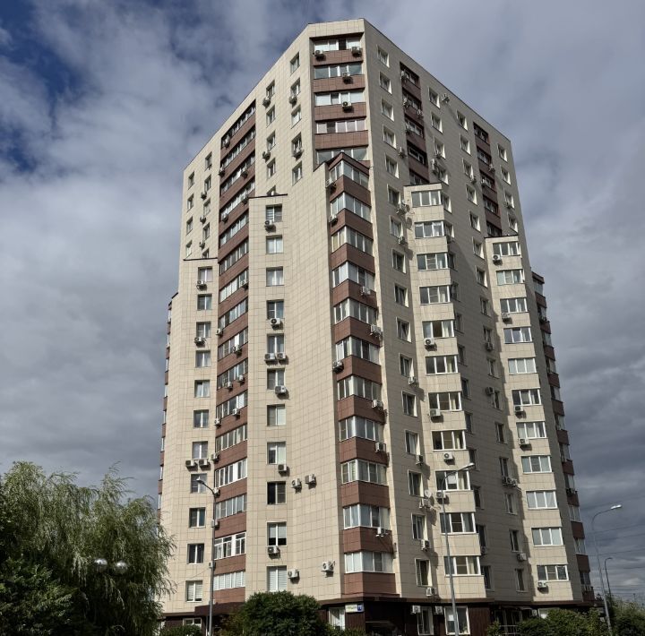 квартира г Волгоград р-н Дзержинский ул им. Покрышкина 11 фото 3