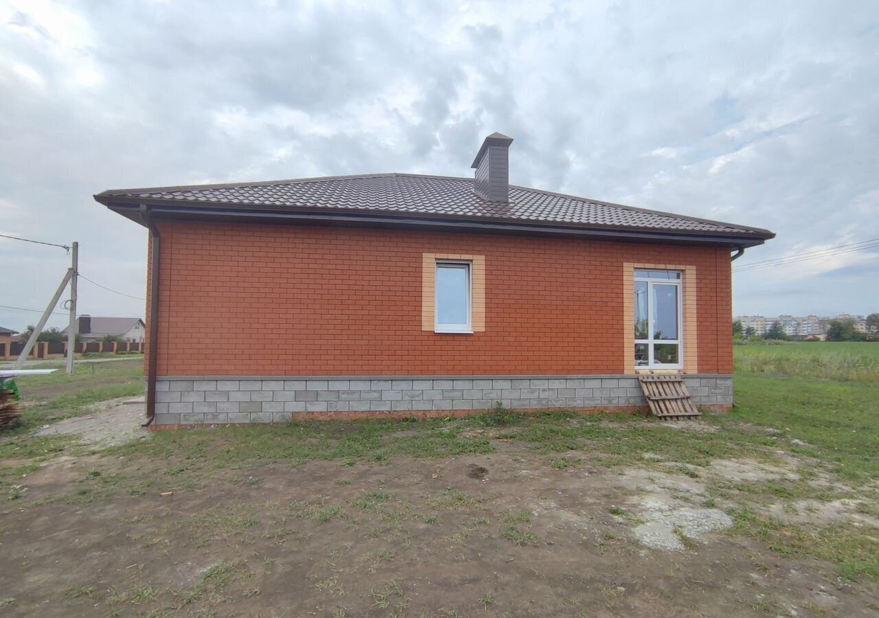дом р-н Яковлевский г Строитель мкр-н Глушинский фото 1