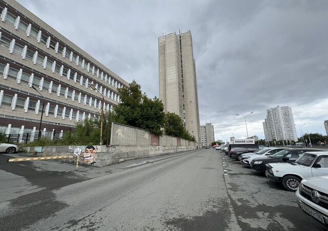 торговое помещение р-н Верх-Исетский ул Волгоградская 193 фото
