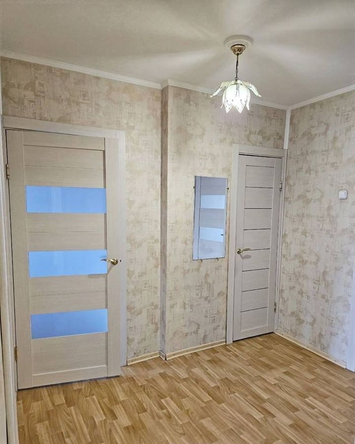 квартира г Тольятти р-н Автозаводский ул Автостроителей 22 фото 2