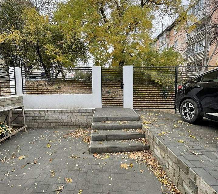 дом г Севастополь р-н Ленинский ул Батумская 27а фото 4