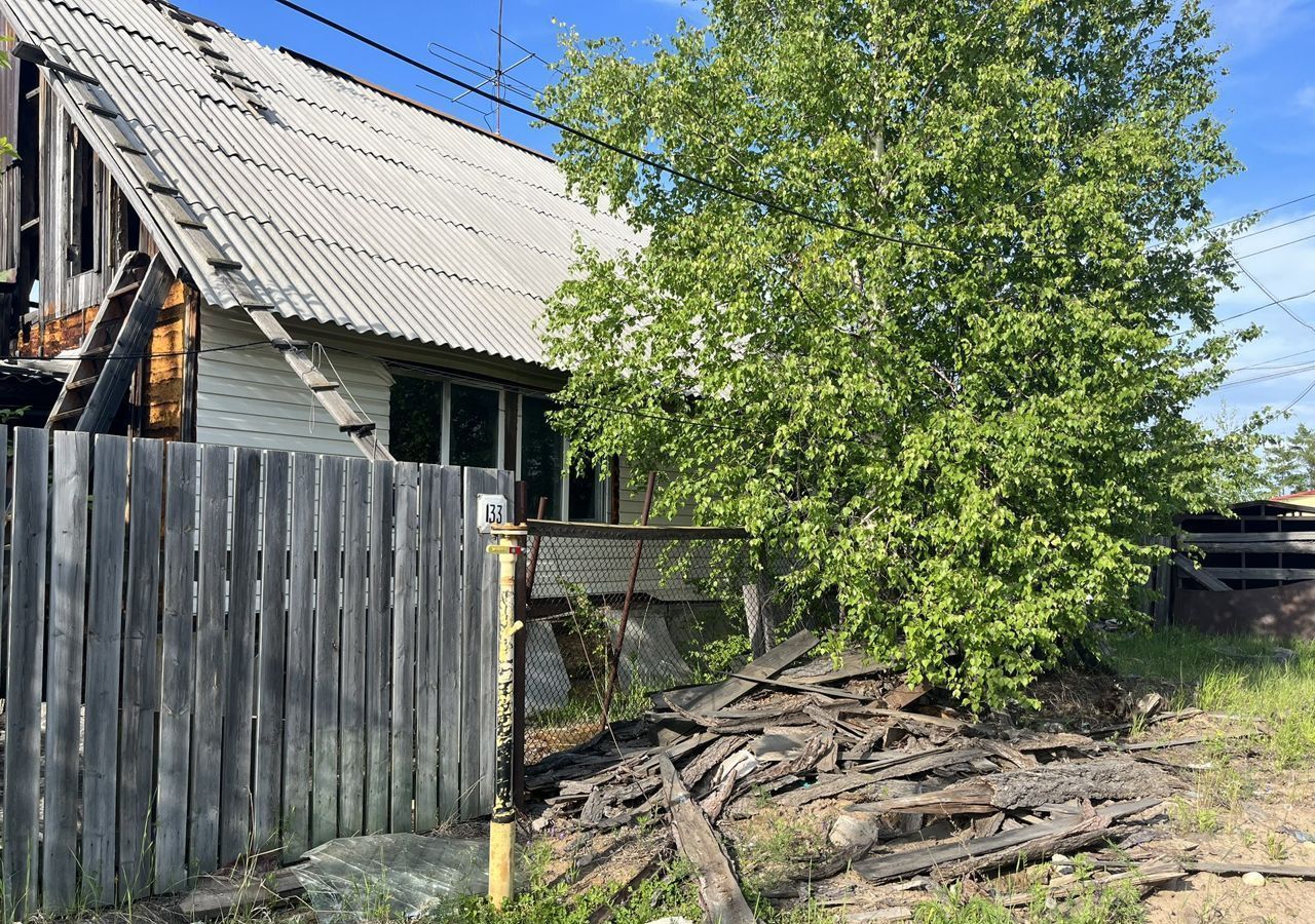 Продам дом в городе Ленске у Ленский муниципальное образование город Ленск,  ул. Петровского, 33 93.0 м² на участке 9.0 сот этажей 1 3000000 руб база  Олан ру объявление 95330996